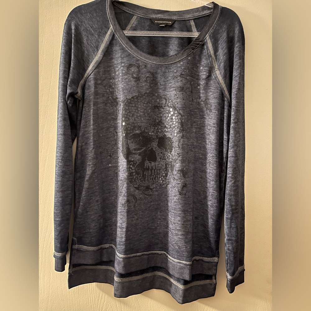 Rock & Republic Blue Skull Graphic Women's Sweatshirt